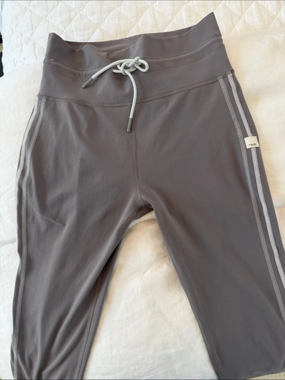 Vuori Gray Daily Leggings with Side Stripes - Size Medium - Picture 8 of 8
